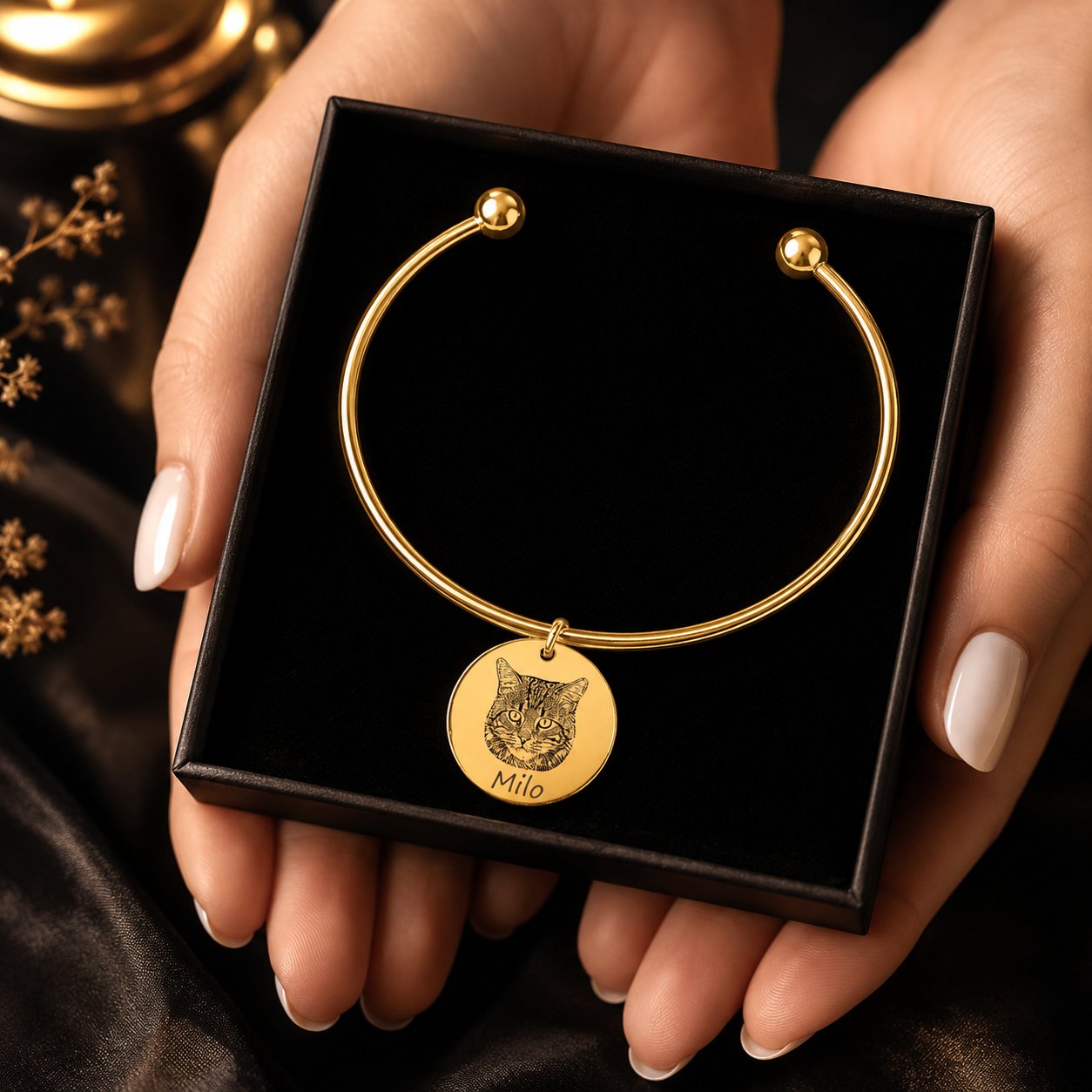 Custom Cat Portrait Bangle personalized pet keepsake detail view 20